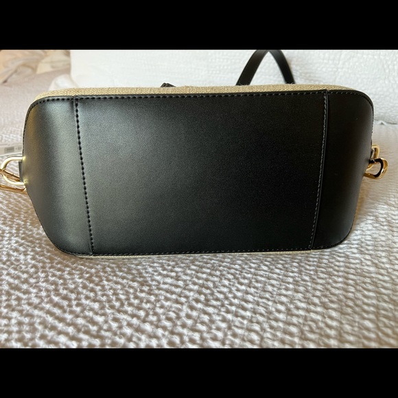 Calvin Klein purse. Tan tweed/linen material with black leather pockets/handles - Picture 8 of 10